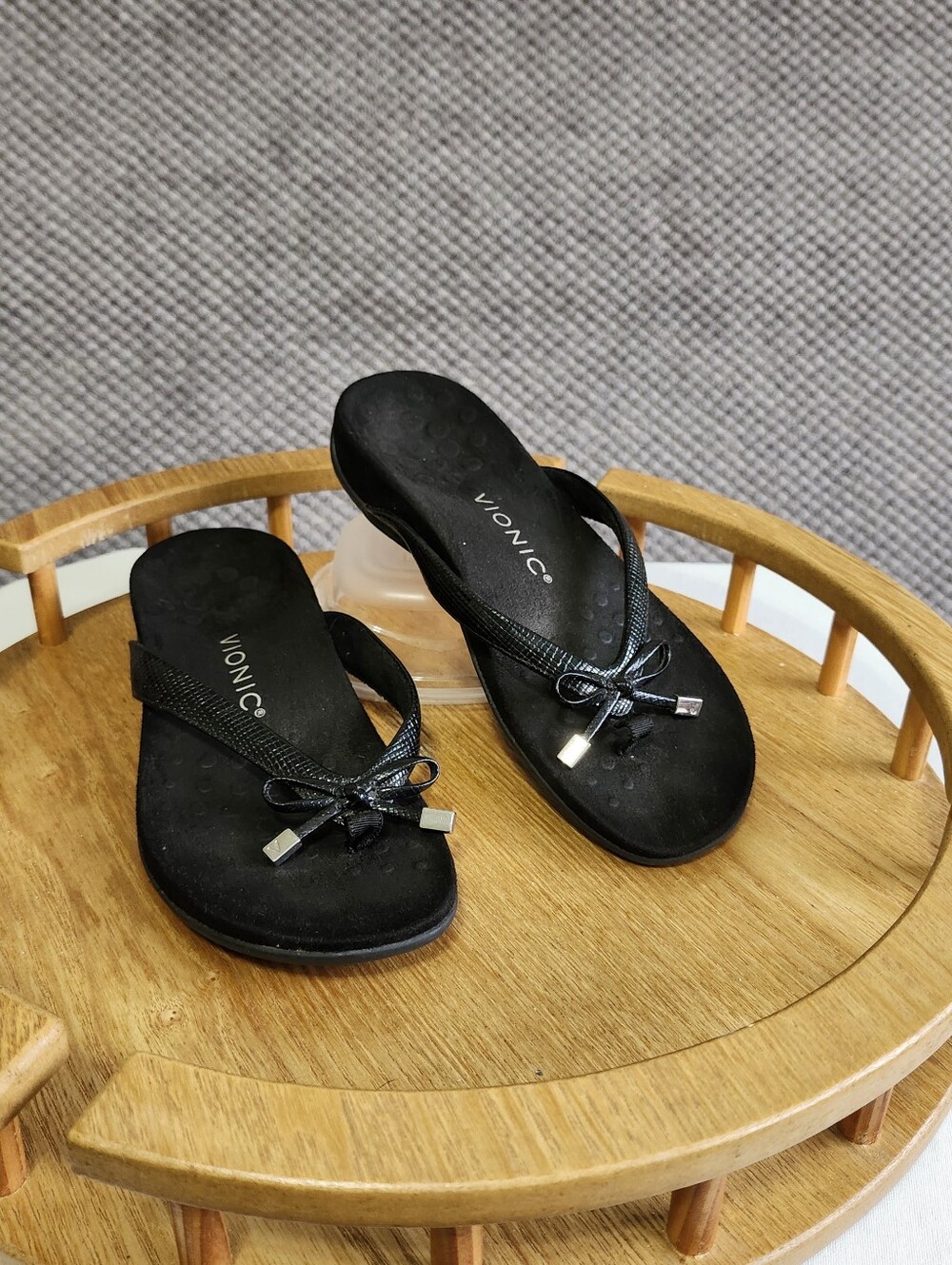 Vionic Black Bow Thong Sandals